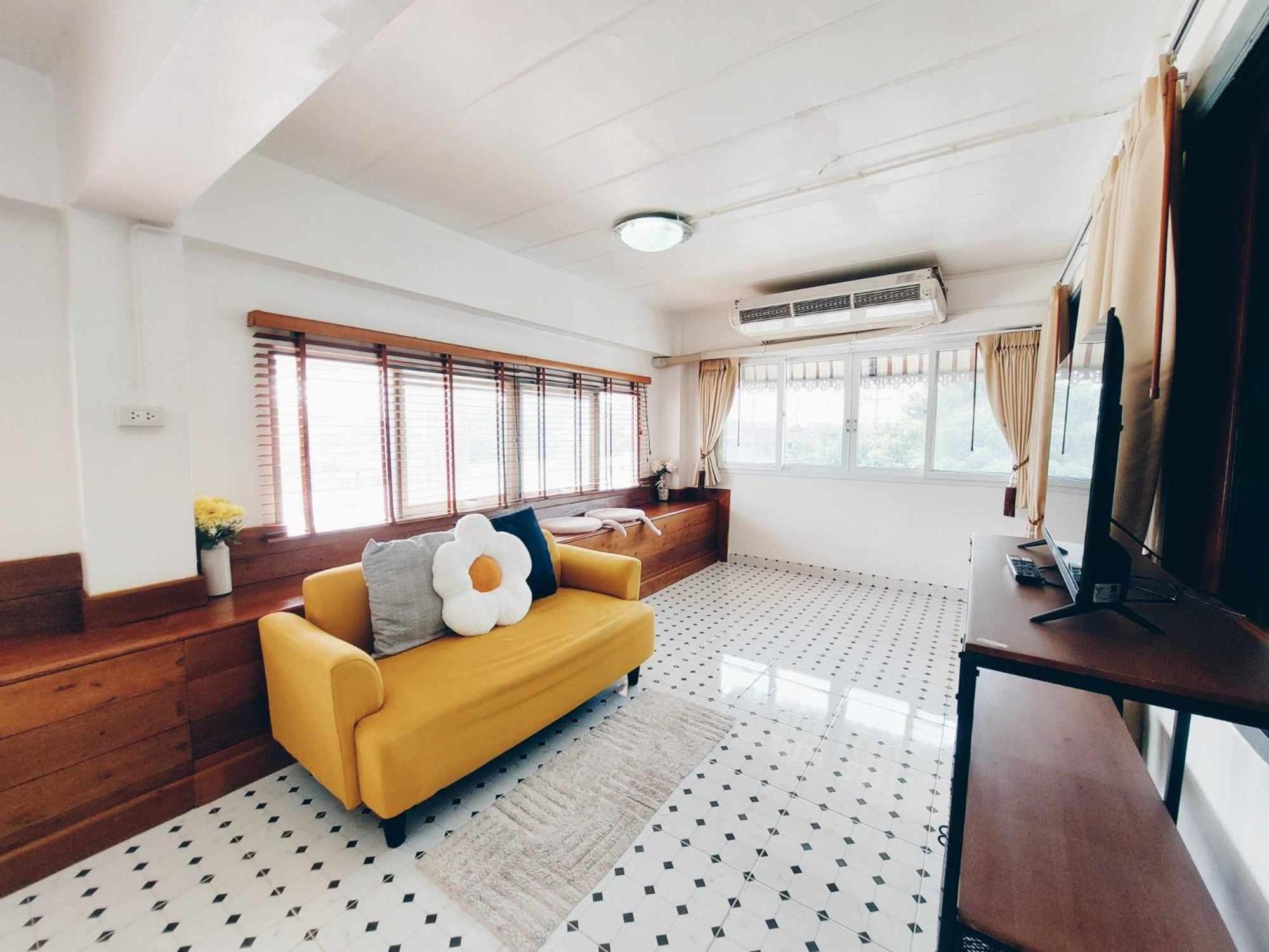 Hello Sunshine Hostel Phra Nakhon Si Ayutthaya Luaran gambar