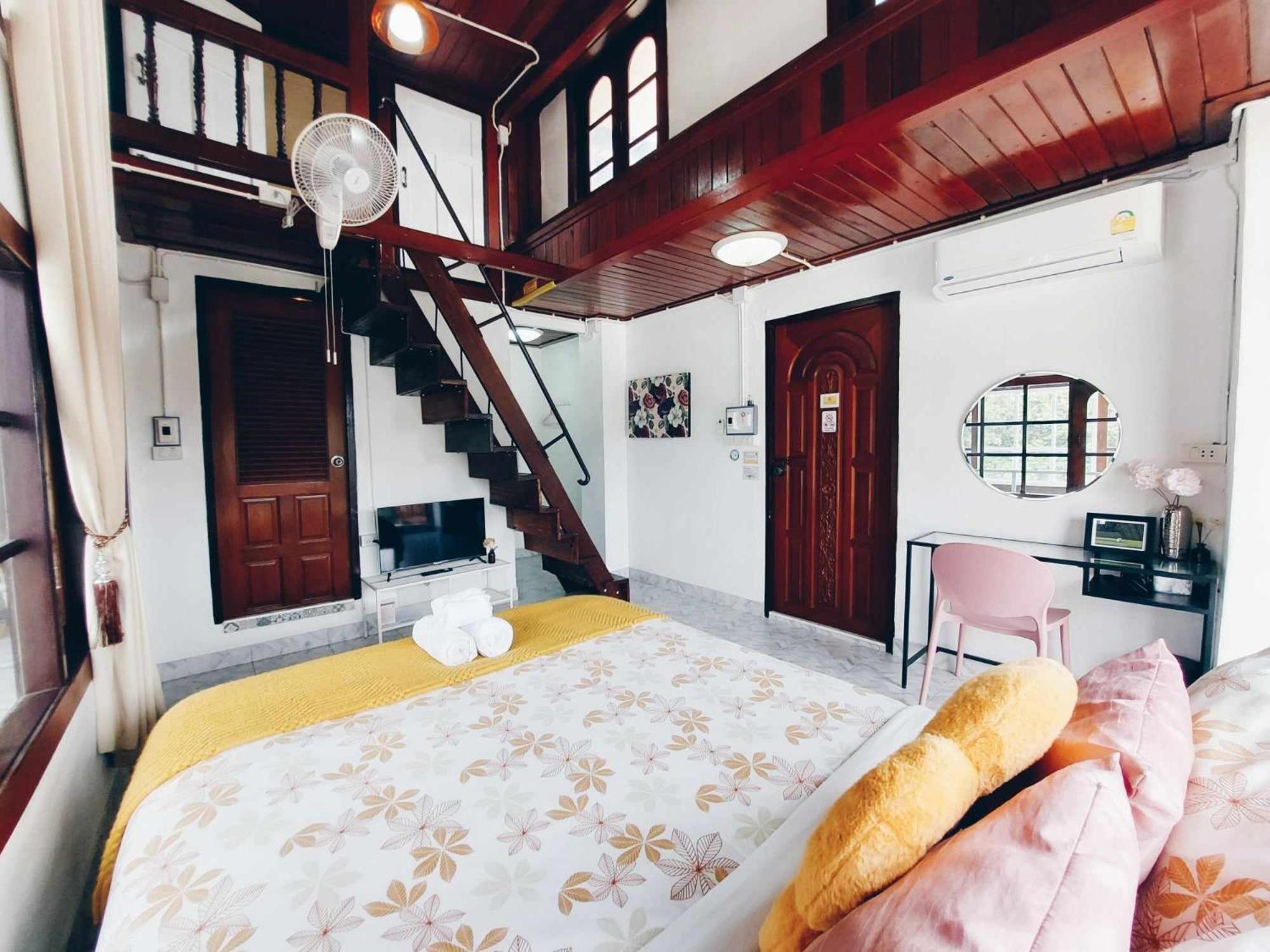 Hello Sunshine Hostel Phra Nakhon Si Ayutthaya Luaran gambar