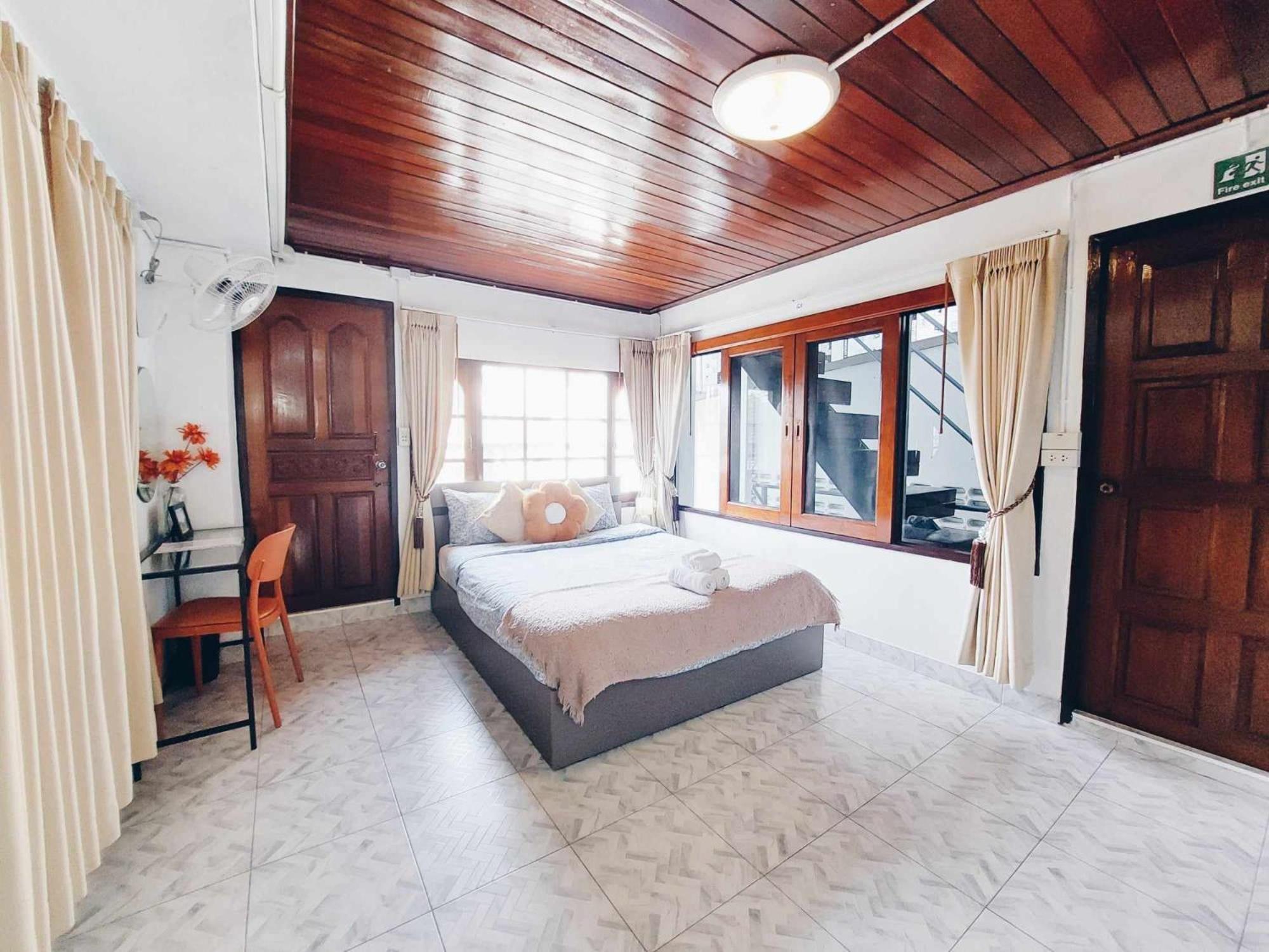 Hello Sunshine Hostel Phra Nakhon Si Ayutthaya Luaran gambar
