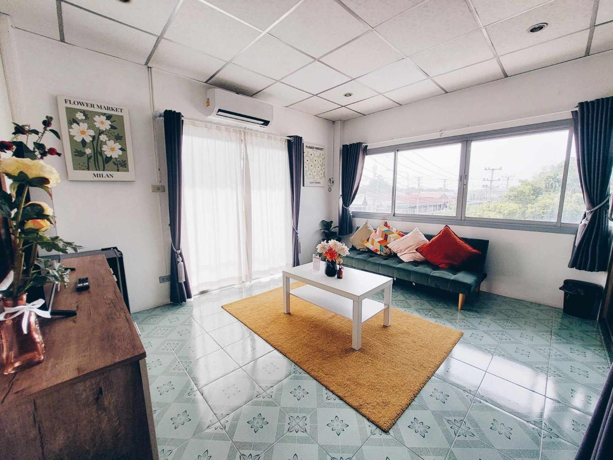 Hello Sunshine Hostel Phra Nakhon Si Ayutthaya Luaran gambar