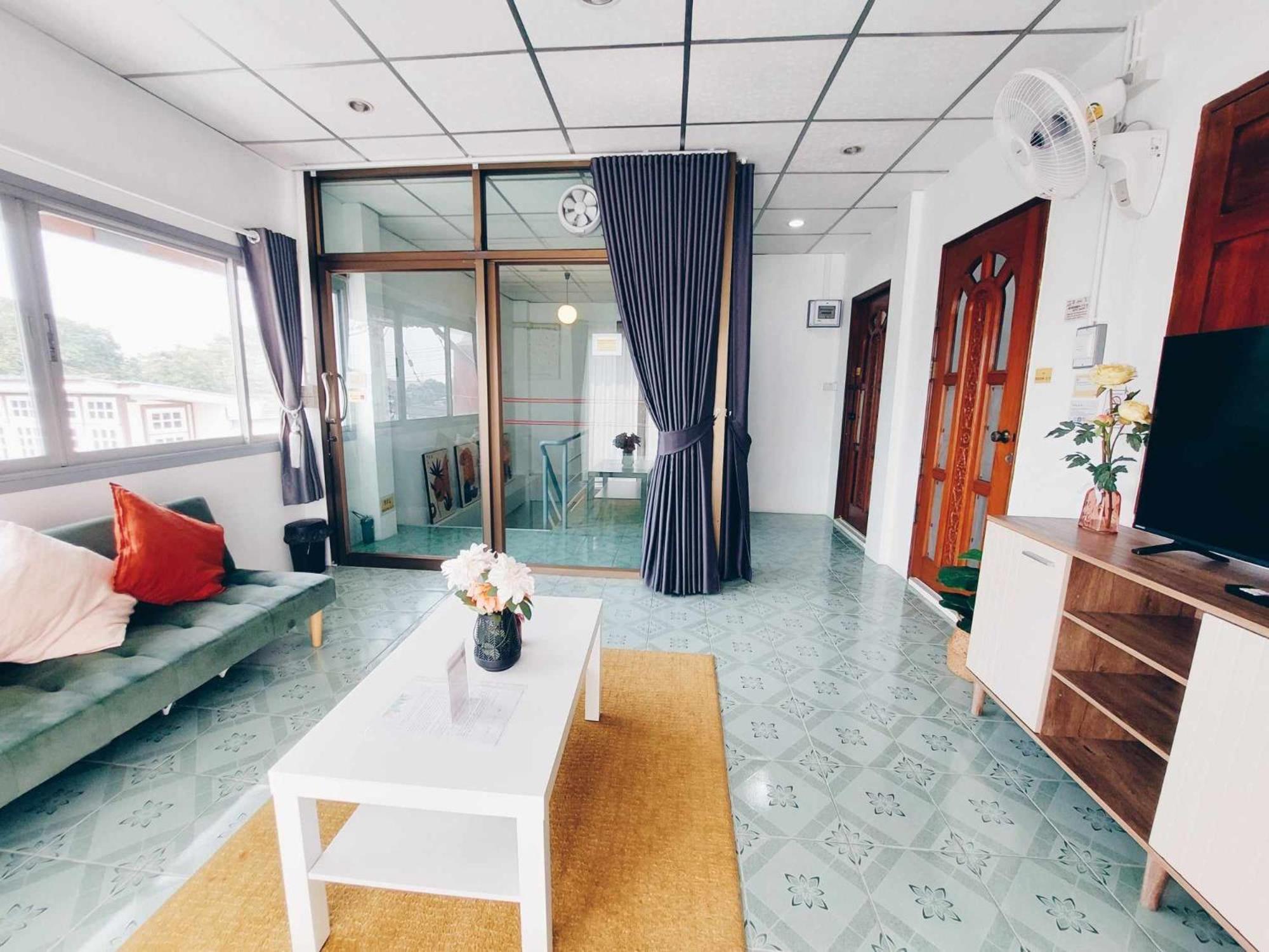 Hello Sunshine Hostel Phra Nakhon Si Ayutthaya Luaran gambar