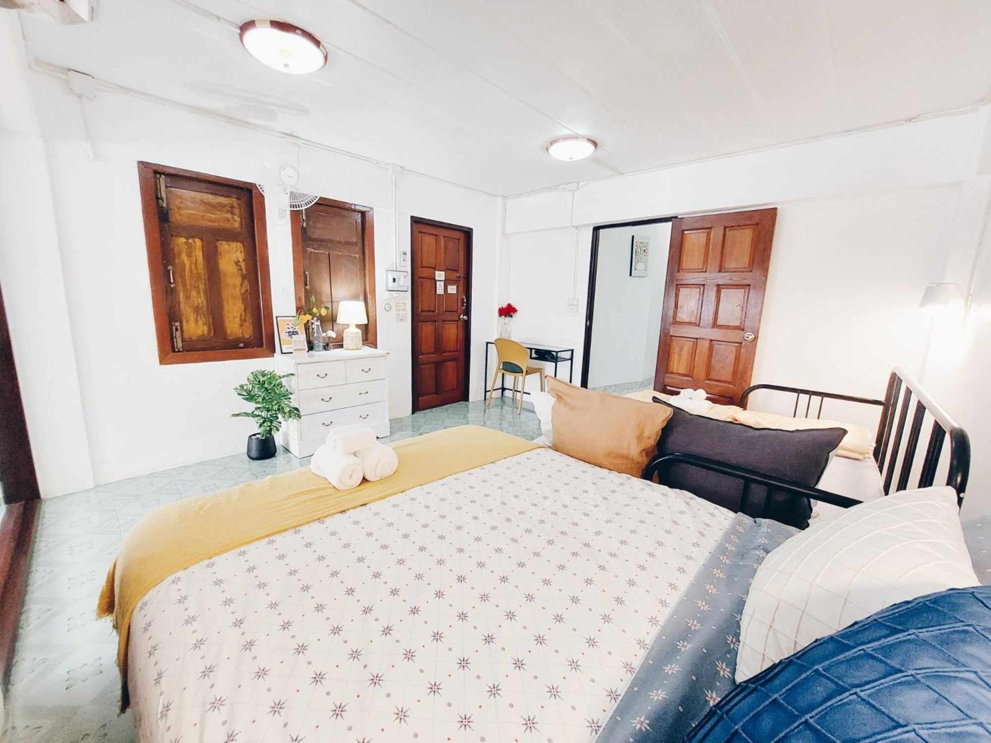 Hello Sunshine Hostel Phra Nakhon Si Ayutthaya Luaran gambar