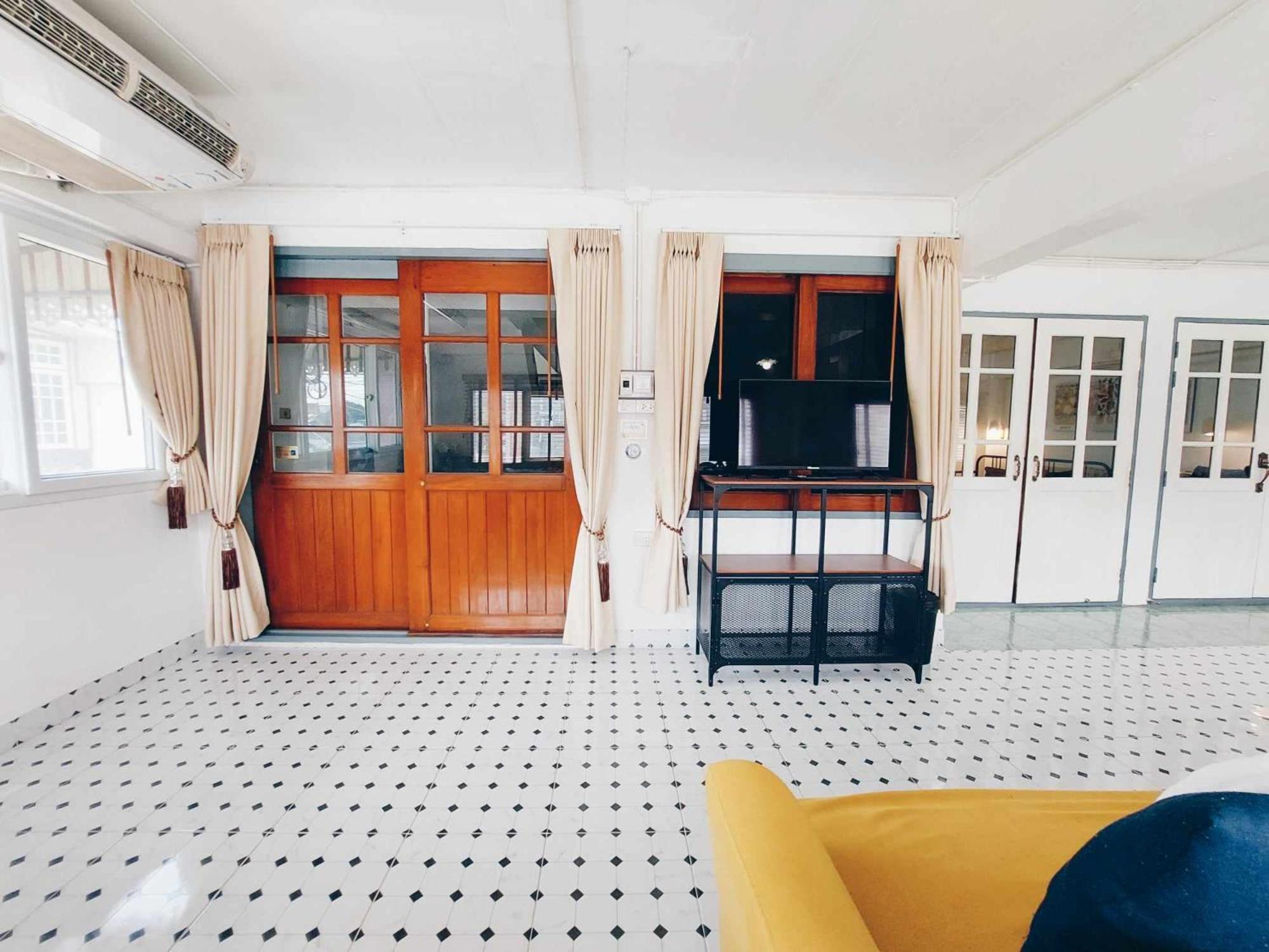 Hello Sunshine Hostel Phra Nakhon Si Ayutthaya Luaran gambar