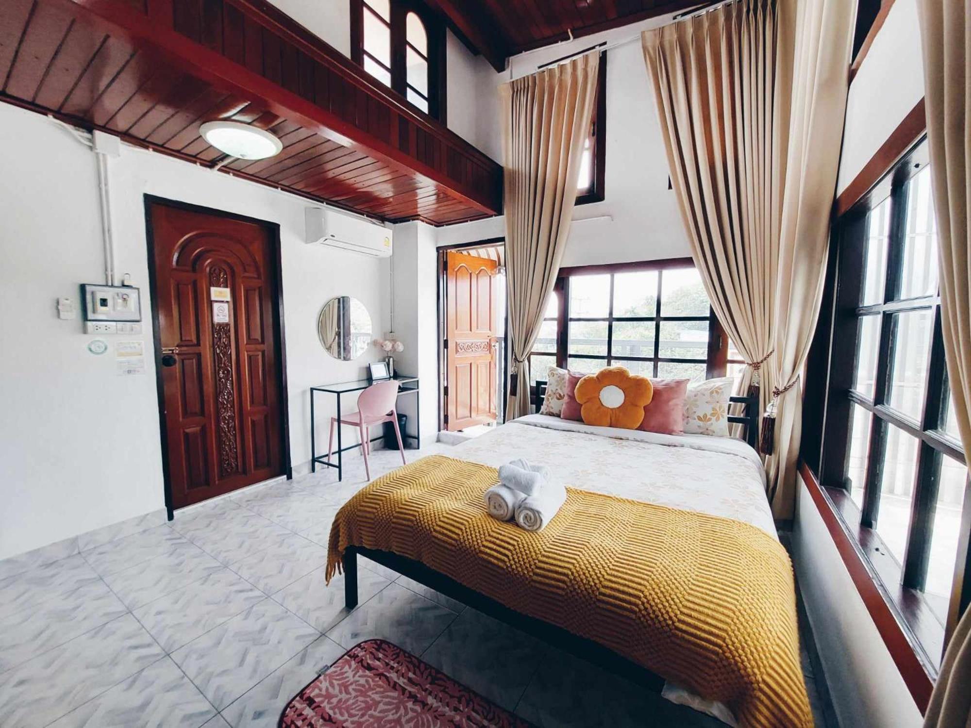 Hello Sunshine Hostel Phra Nakhon Si Ayutthaya Luaran gambar