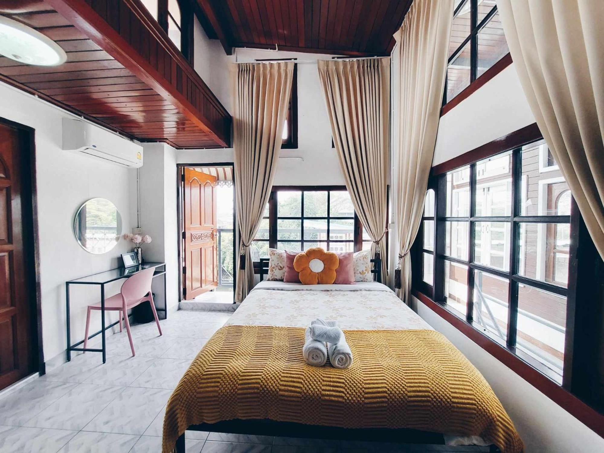 Hello Sunshine Hostel Phra Nakhon Si Ayutthaya Luaran gambar