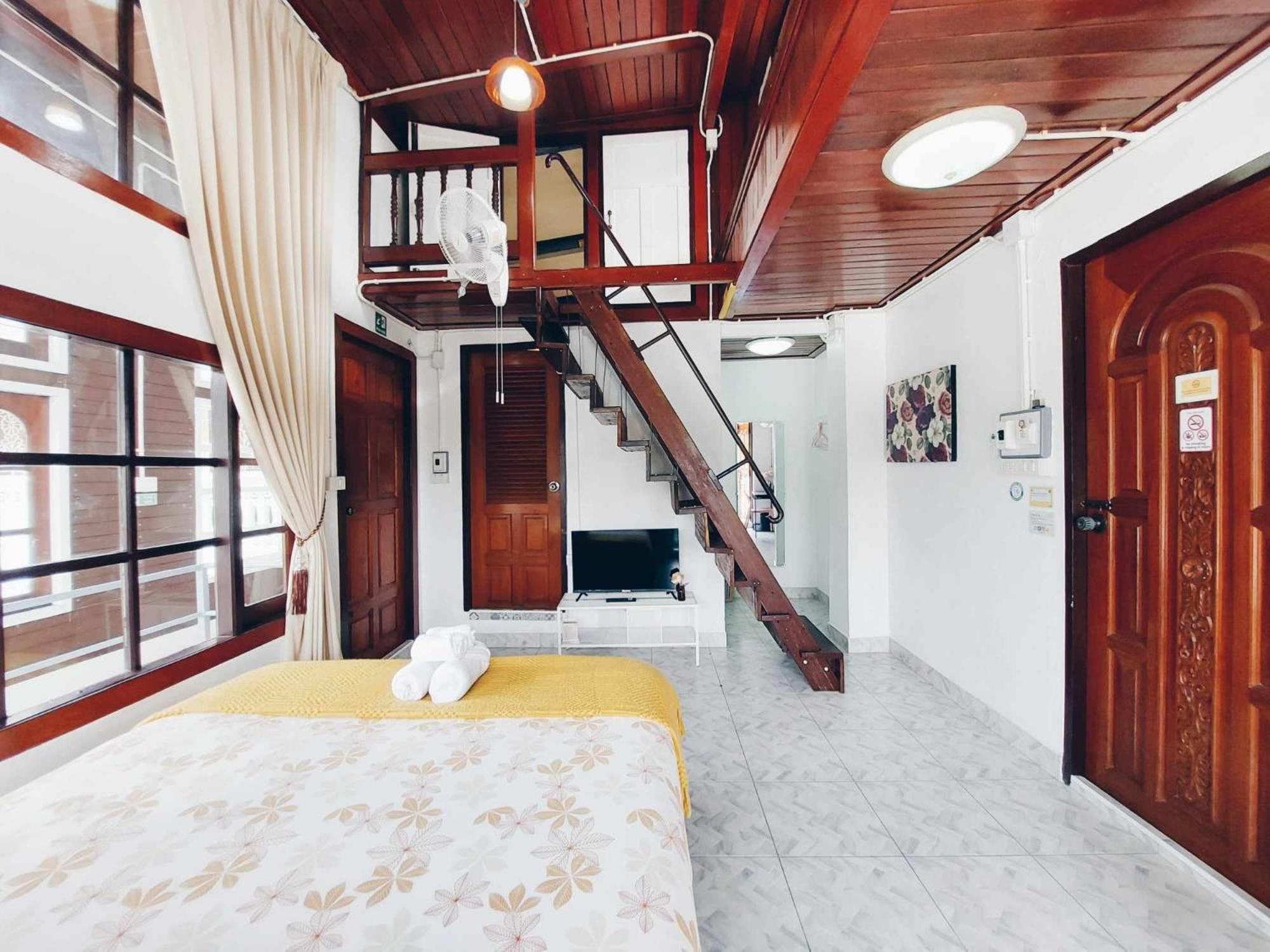 Hello Sunshine Hostel Phra Nakhon Si Ayutthaya Luaran gambar
