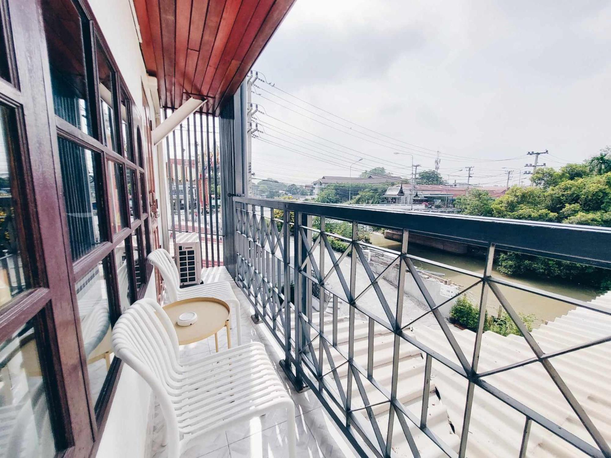 Hello Sunshine Hostel Phra Nakhon Si Ayutthaya Luaran gambar