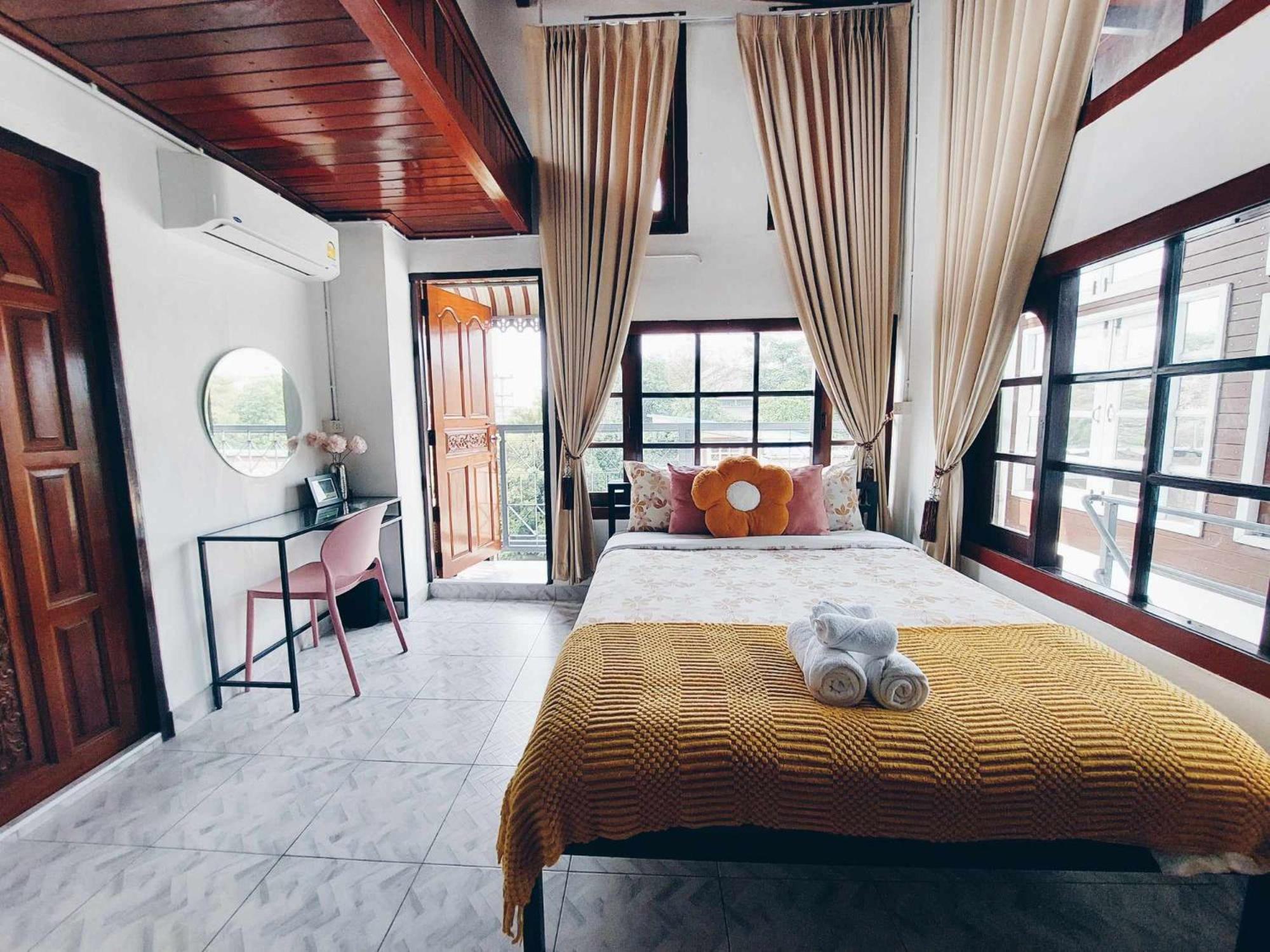 Hello Sunshine Hostel Phra Nakhon Si Ayutthaya Luaran gambar