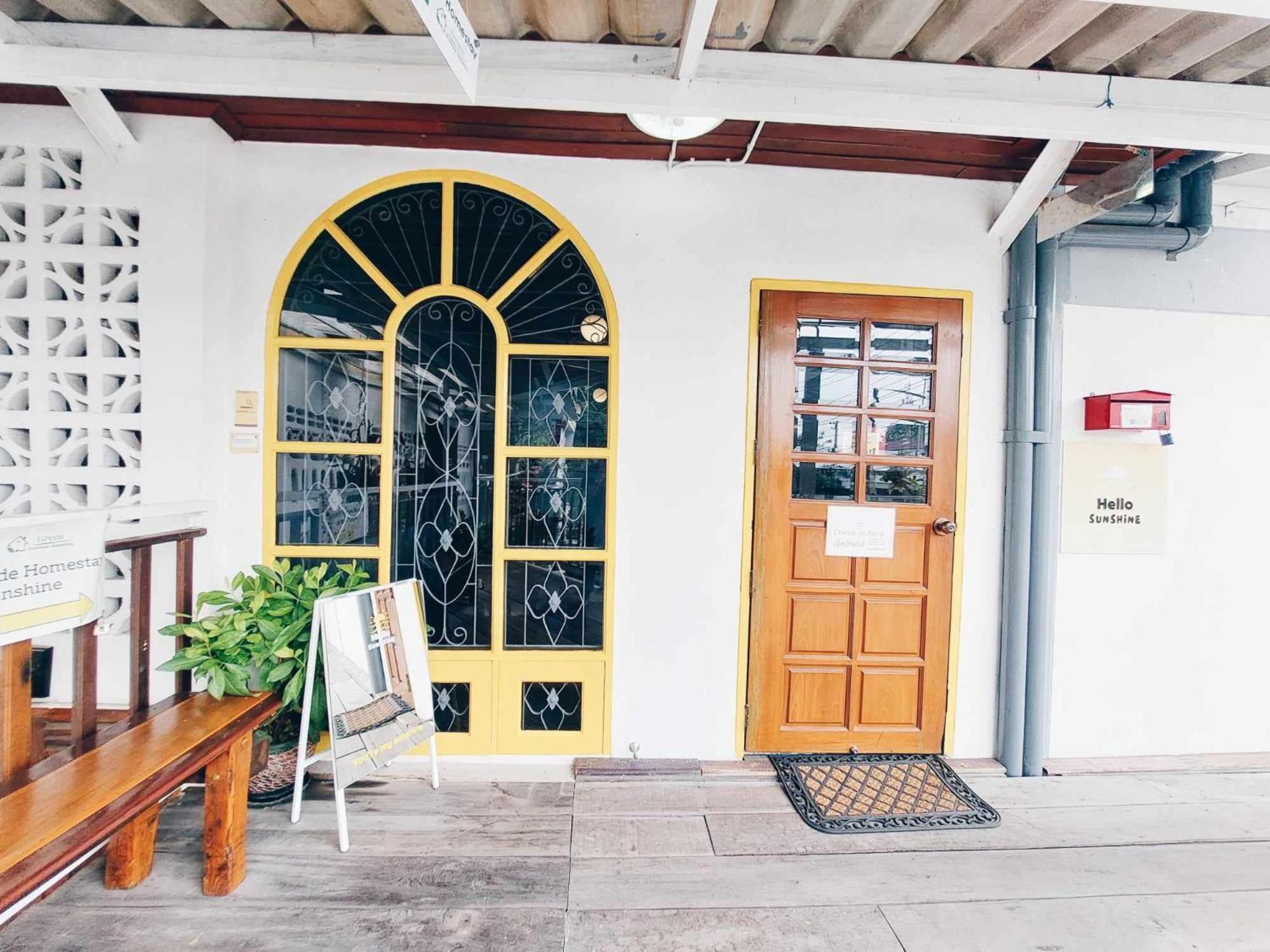 Hello Sunshine Hostel Phra Nakhon Si Ayutthaya Luaran gambar